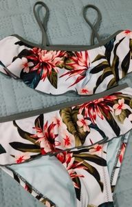 Girls 2pc swimsuit flowers sz6 New. GB girls
